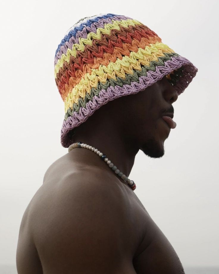 Bucket Hat Orla , chapéu confeccionado em crochê , com várias cores , feita a mão