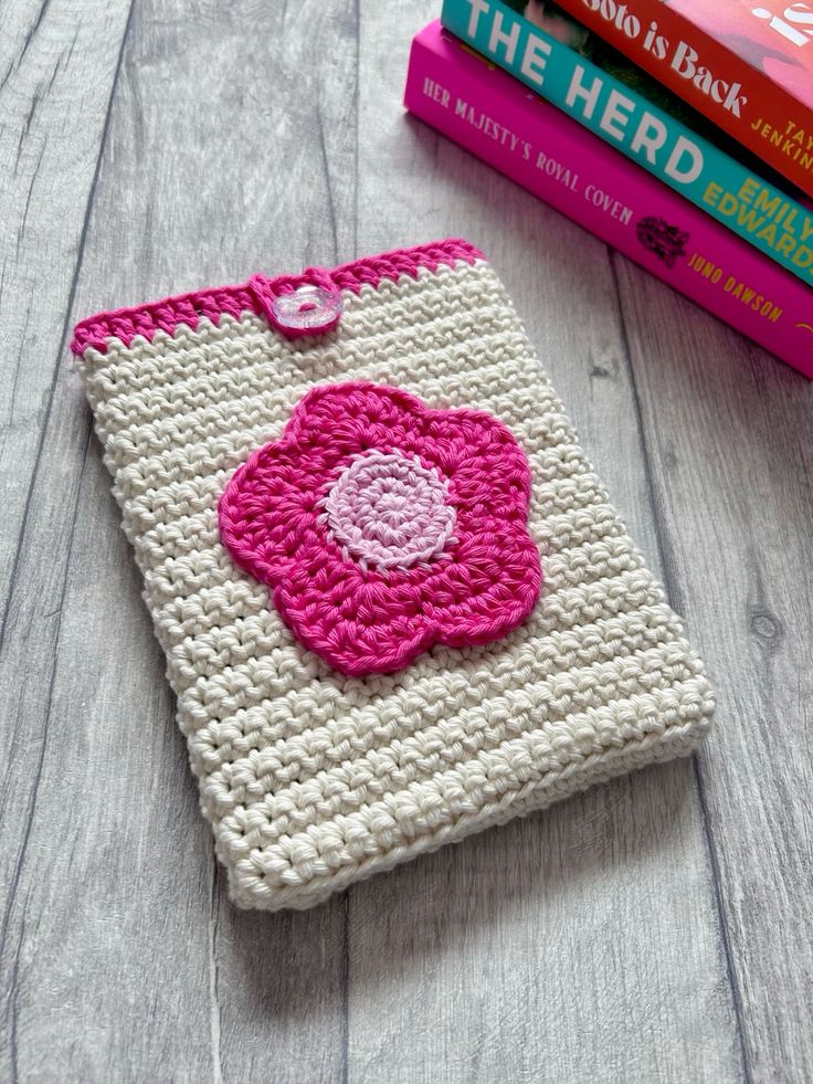 Case Flower, Bolsa para tablet confeccionada em crochê , em várias cores , feita a mão