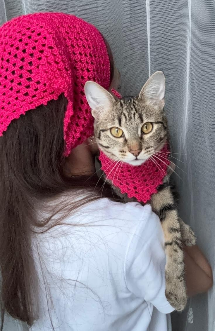Kit Bandana Amigos (Tutor + Pet), O kit é confeccionado em crochê , em várias cores , feita a mão