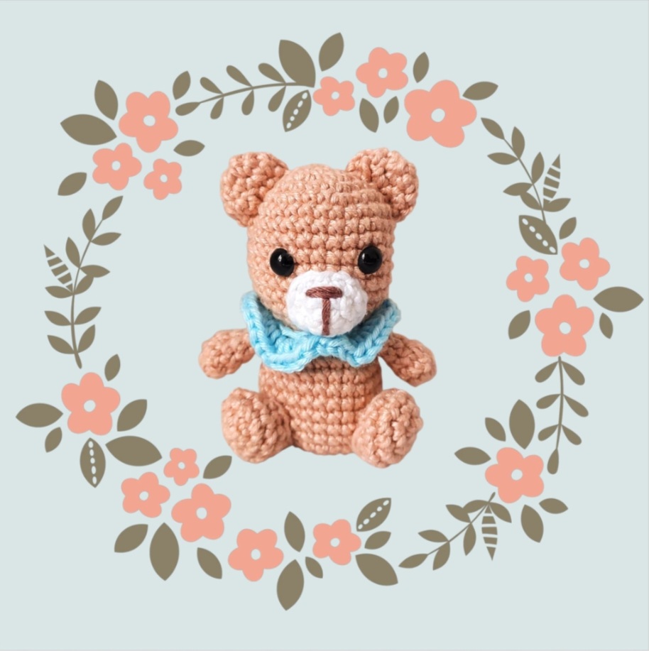 Miniatura Ursinho de Crochê Amigurumi