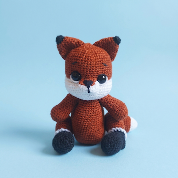 Miniatura Raposa de Crochê Amigurumi