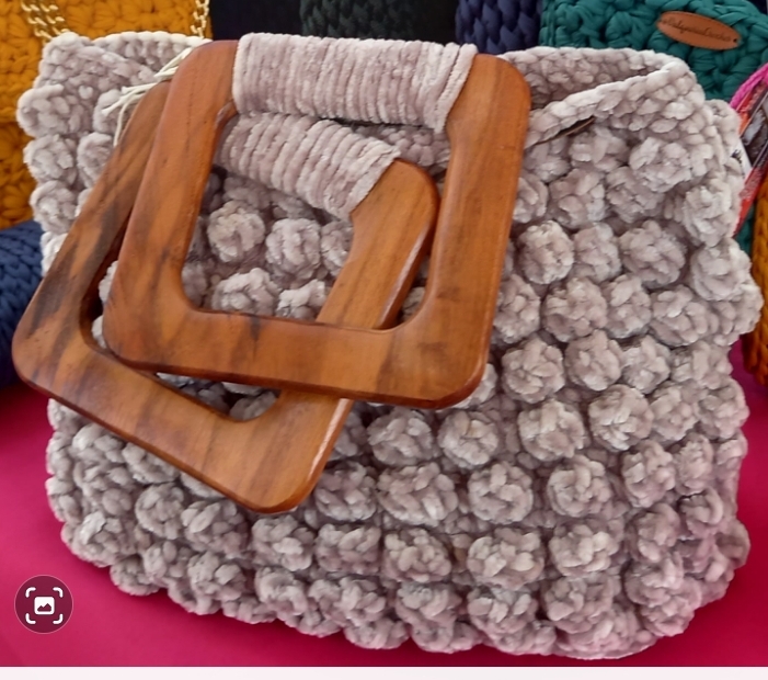 Bolsa de mão de crochê