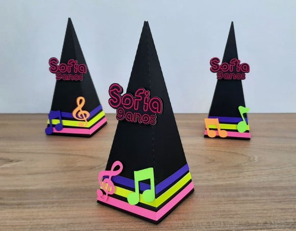 Caixa Pirâmide Festa Neon