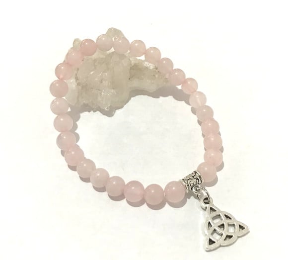 Pulseira Japamala 27 Contas Quartzo Rosa e Triquetra