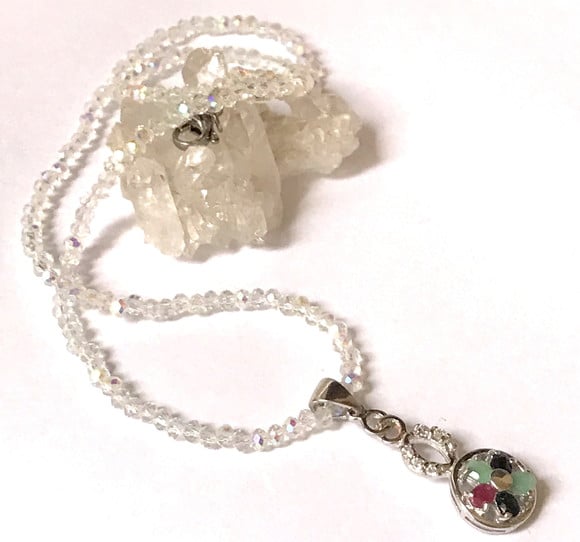 Choker Cristal Ab 2 mm e Pingente Rubi Safira e Esmeralda