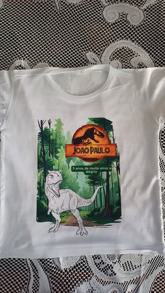 Camiseta para Colorir