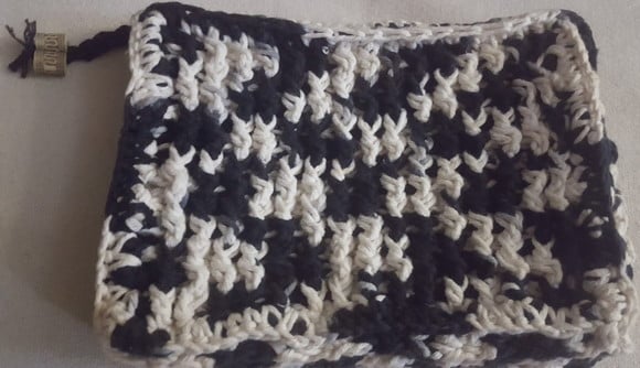 Bolsa Necessarie em Croche - Bolbarb016