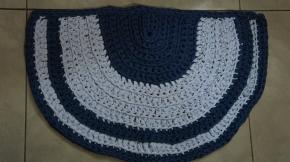 tapete de croche em fio de malha - tapmameiord012