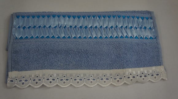 Toalha para Lavabo - bordada com fita cetim- Toalhalavabo001