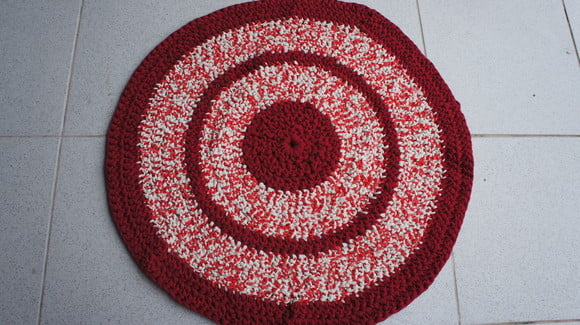 Tapete Redondo de Fio de Malha em Croche Tapmared010