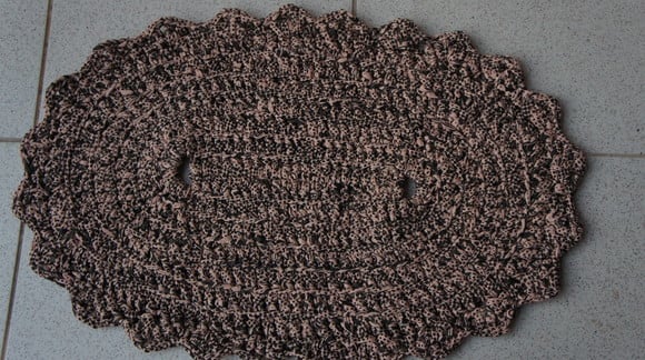Tapete Oval de croche em fio de malha - tapmaoval003