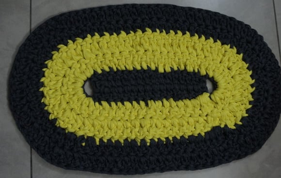 Tapete Oval de croche em fio de malha - tapmaoval030