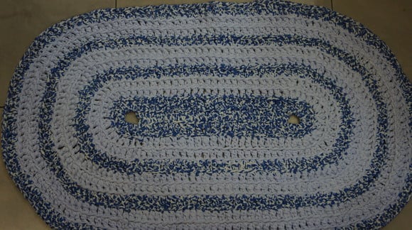 Tapete Oval de Croche em Fio de Malha - Tapmaoval015