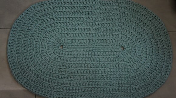 Tapete Oval de Croche em Fio de Malha - Tapmaoval009