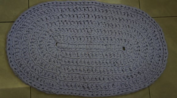 Tapete Oval de Croche em Fio de Malha - Tapmaoval012