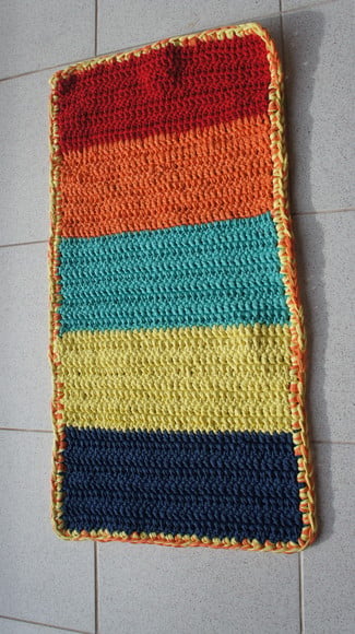 Tapete em croche - fio de malha - tapmaret041