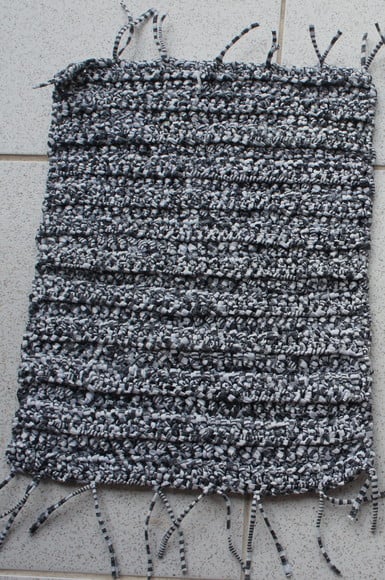 TAPETE RETANGULAR EM FIO DE MALHA - TAPMARET050