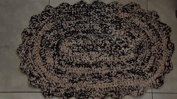 Tapete Oval de Croche em Fio de Malha - Tapmaoval013