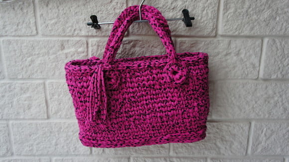 Bolsa de croche em fio de malha- bolmal004