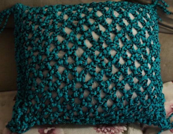 Capa de Almofada Croche em Ponto Rede - Almoma012