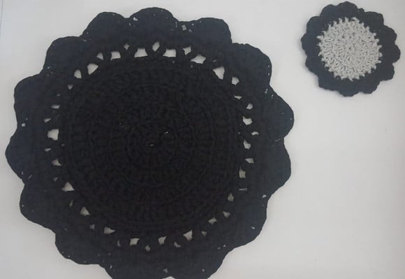 Sousplat em Fio de Malha Preto Redondo Preto