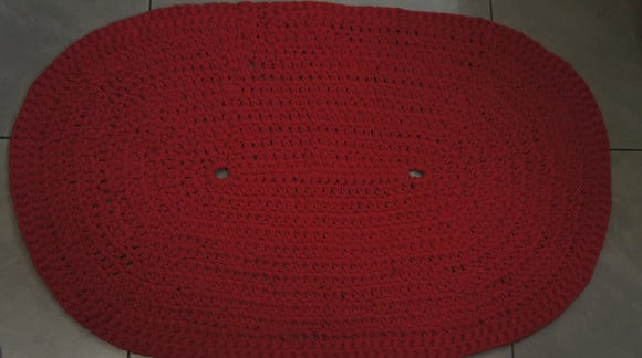 Tapete Oval de Croche em Fio de Malha - Tapmaoval010