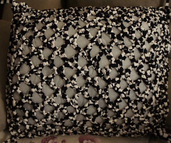 Capa de Almofada Croche em Ponto Rede - Almoma013