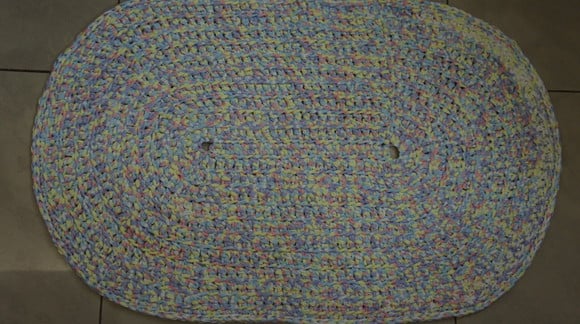 Tapete Oval de Croche em Fio de Malha - Tapmaoval033