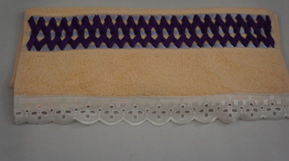 Toalha para Lavabo - bordada com fita cetim- Toalhalavabo009
