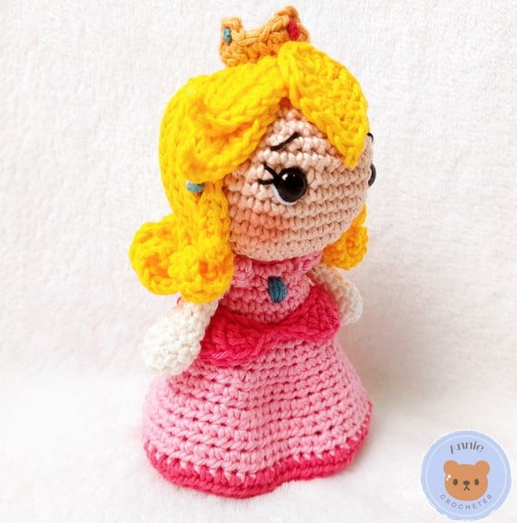 Boneca Princesa Peach em Amigurumi (versão 2)