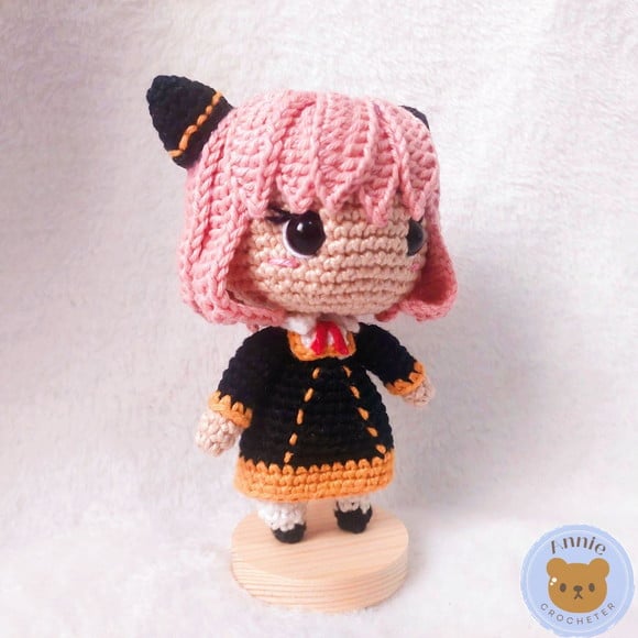 Boneca de Crochê Anya Forger Amigurumi