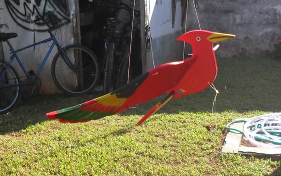 Móbile pássaro vermelho