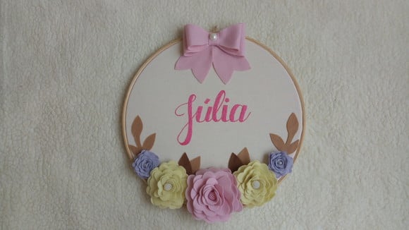 Porta Maternidade bastidor bordado tema Flores