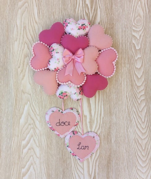 Guirlanda de Porta Doce Lar com Corações em Feltro para Decoração